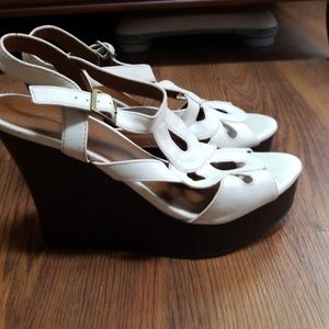 White cute wedges by zodiac